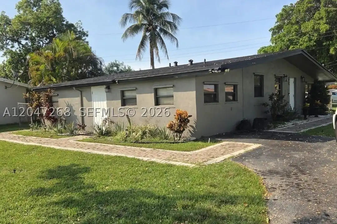 6118 Royal Palm Blvd – photo 1