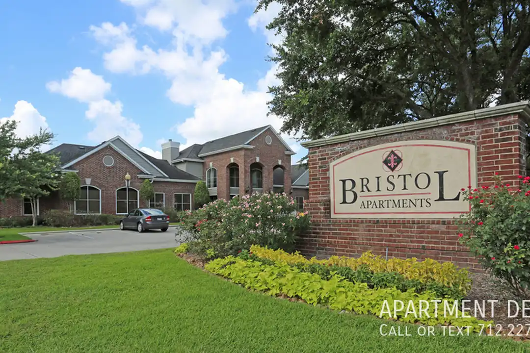 1309 Grand Plaza Dr – photo 1