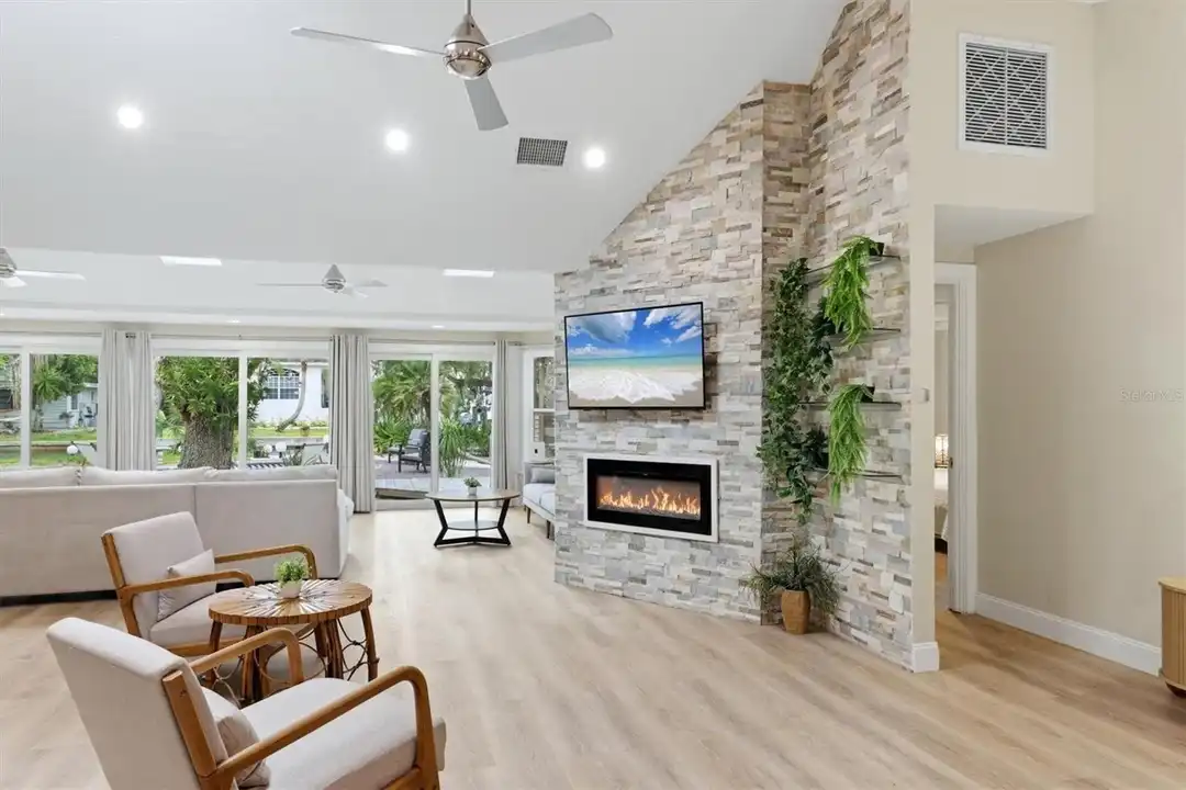1232 Northport Dr - View 3