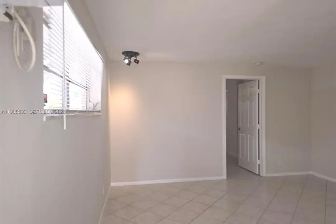 1723 Thomas St #3 - View 6