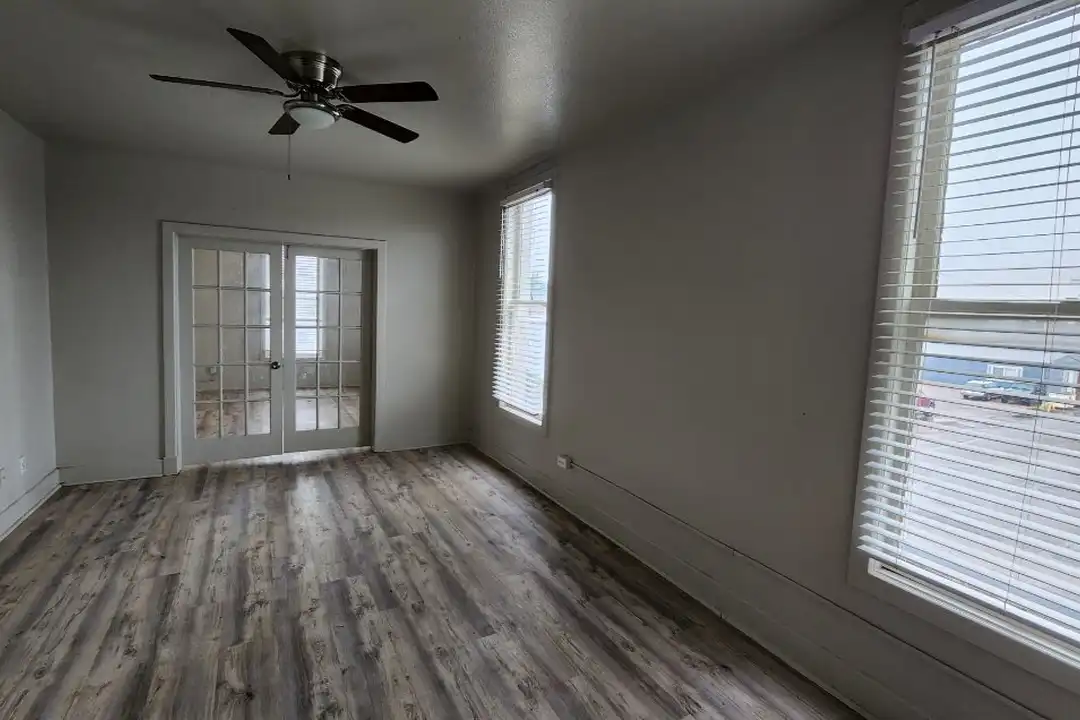 105 S Harriet Ave unit # 4 - View 5