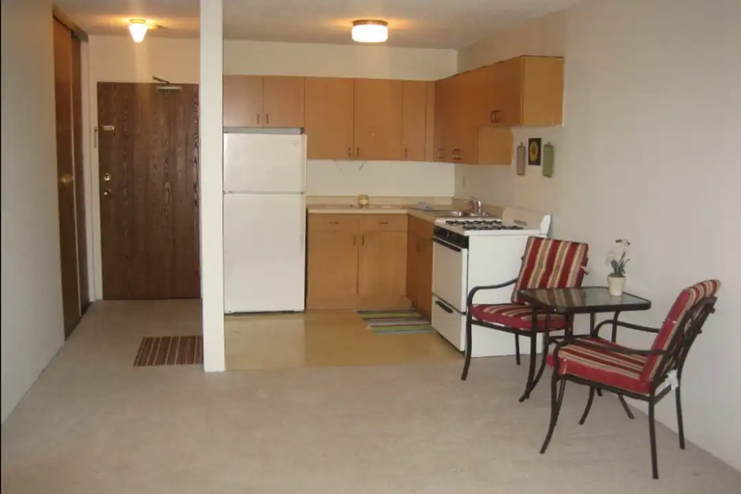 1000 10th Ave SE unit 1000-102 - View 4