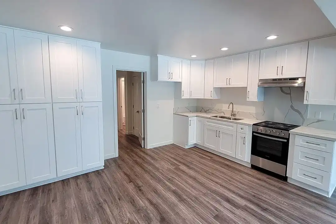 6933 N. Rosemead - View 3