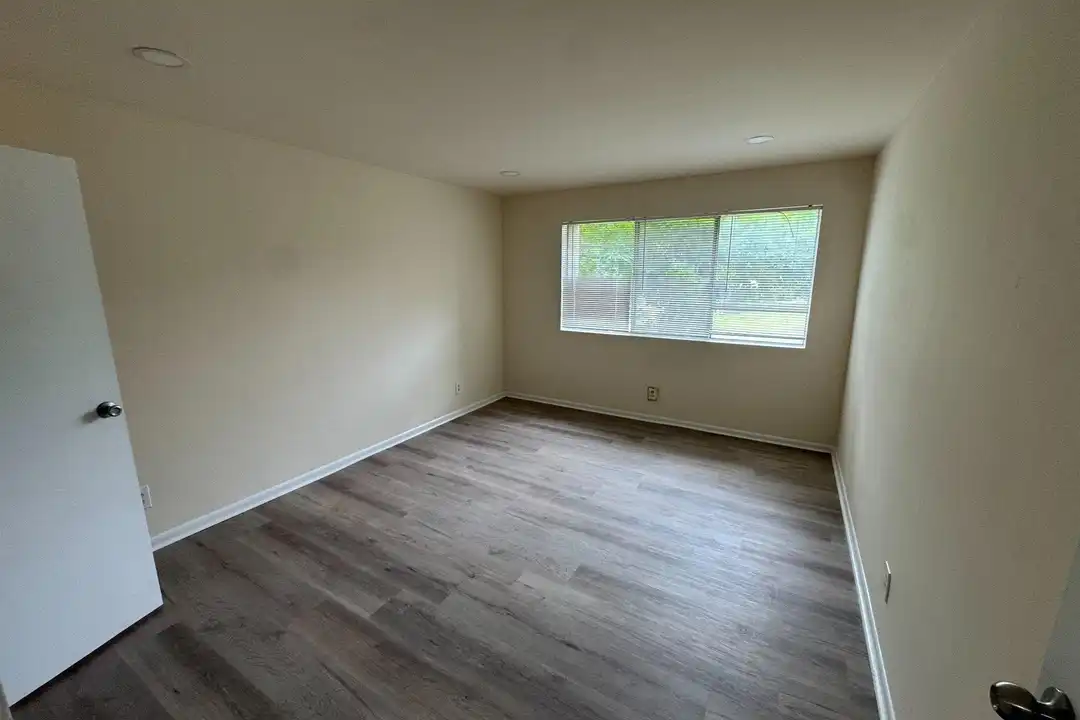 5801 Quantrell Ave #L9 - View 5