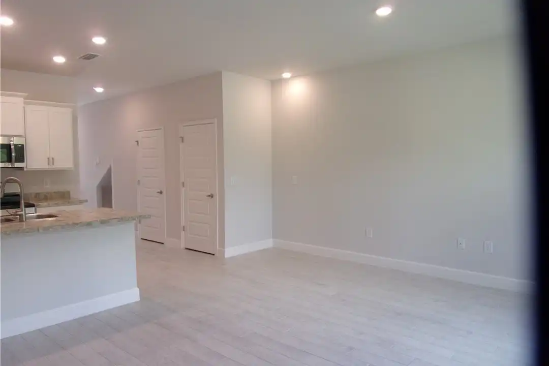 215 Bittern Lp - View 4