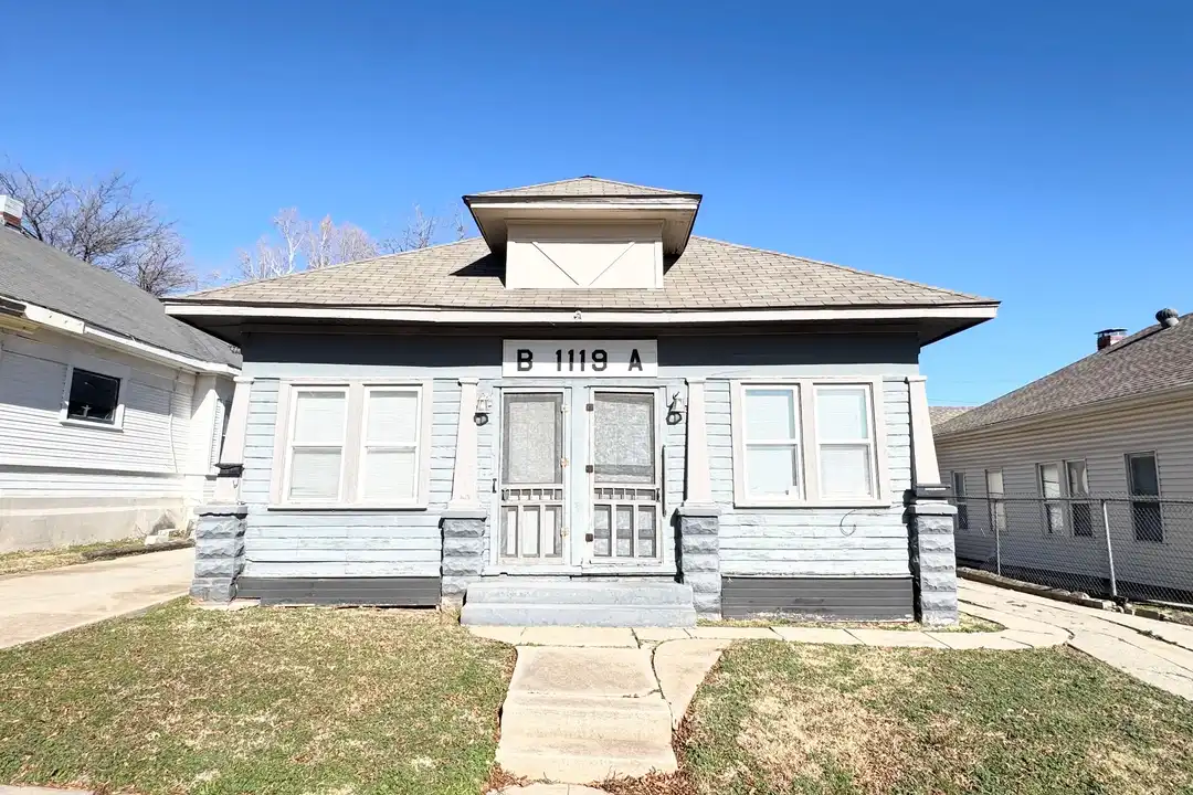 1119 NW 9th St unit A - View 2