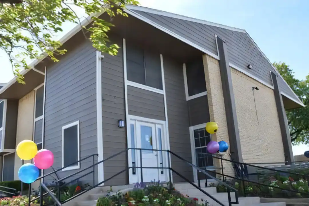 842 Timberlake Dr - View 2
