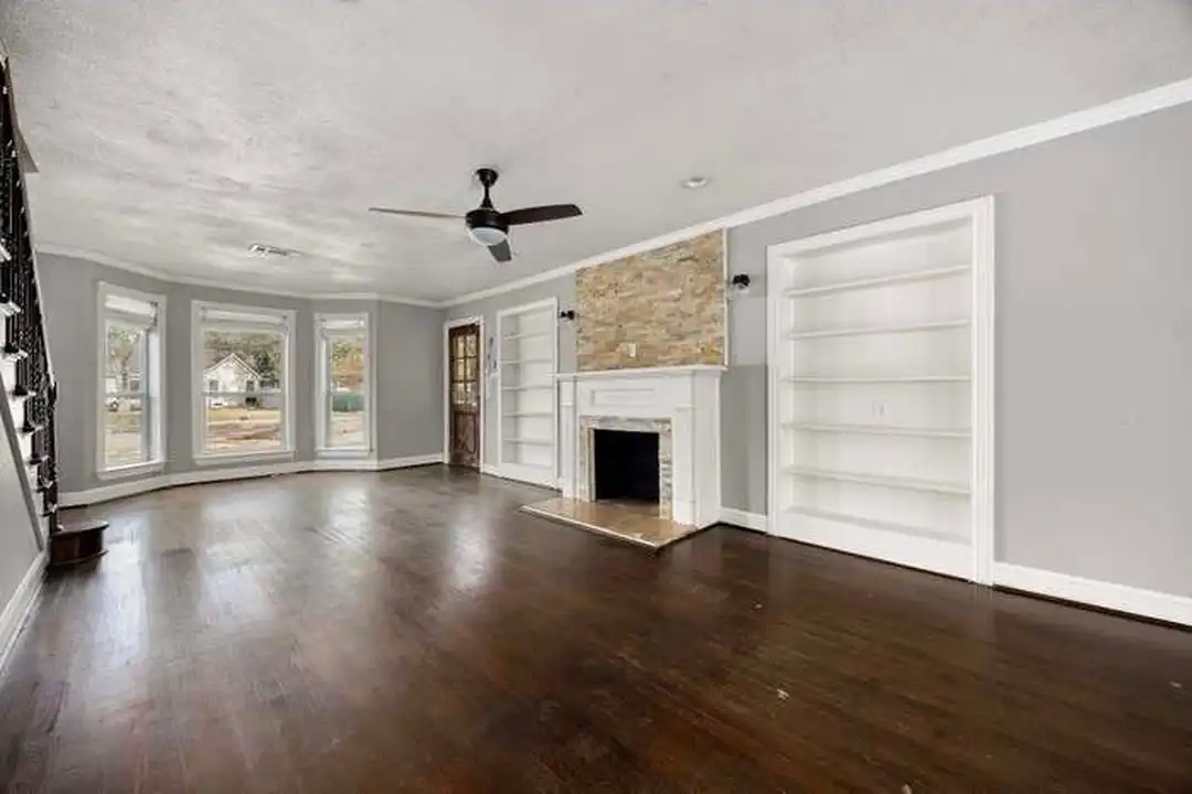 House in Houston - View 5