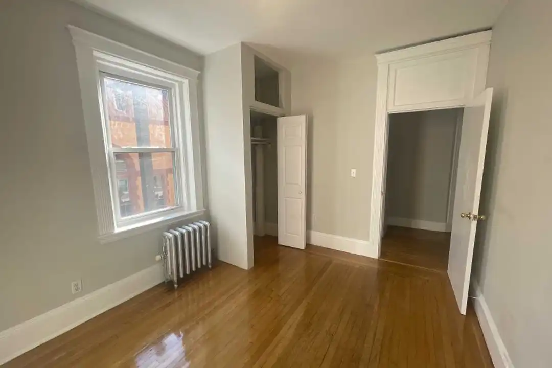 43 Hemenway St - More