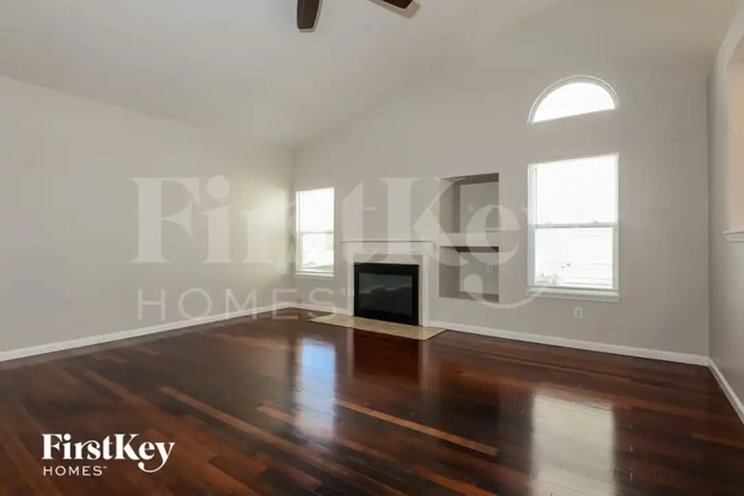 3107 Crestwell Dr - View 3