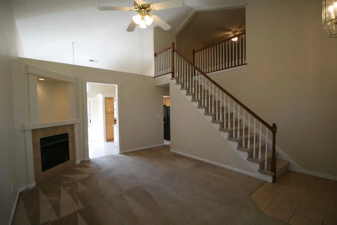 728 Rambling Creek Dr - View 3