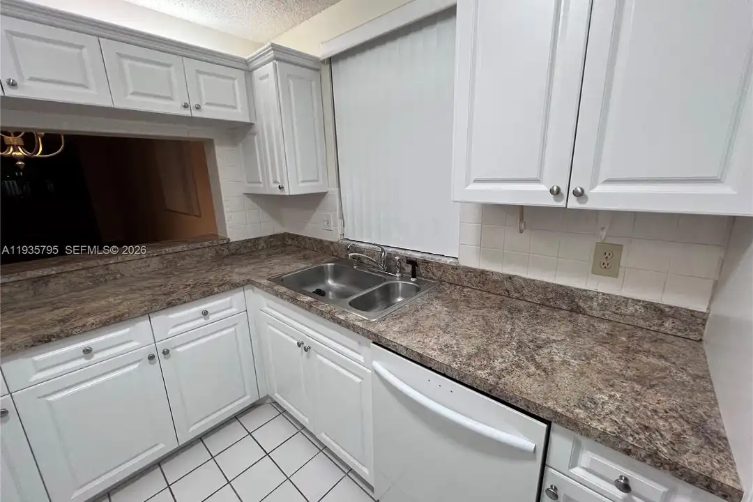 10426 E Clairmont Cir unit 212 - View 4