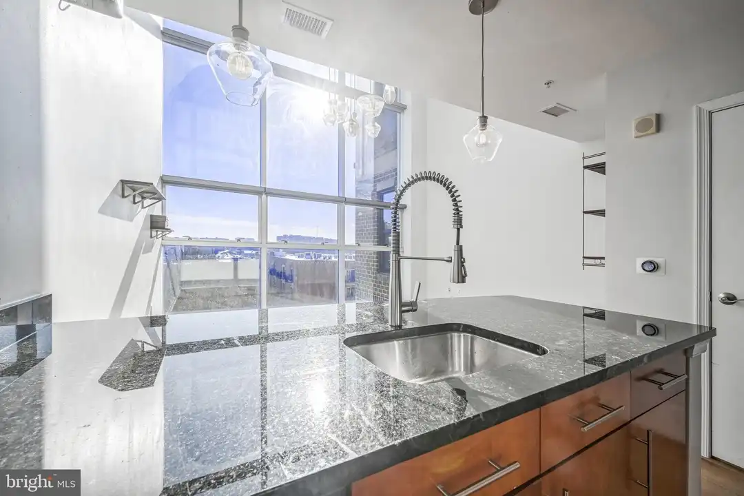Apartment in Falls Church - View 5