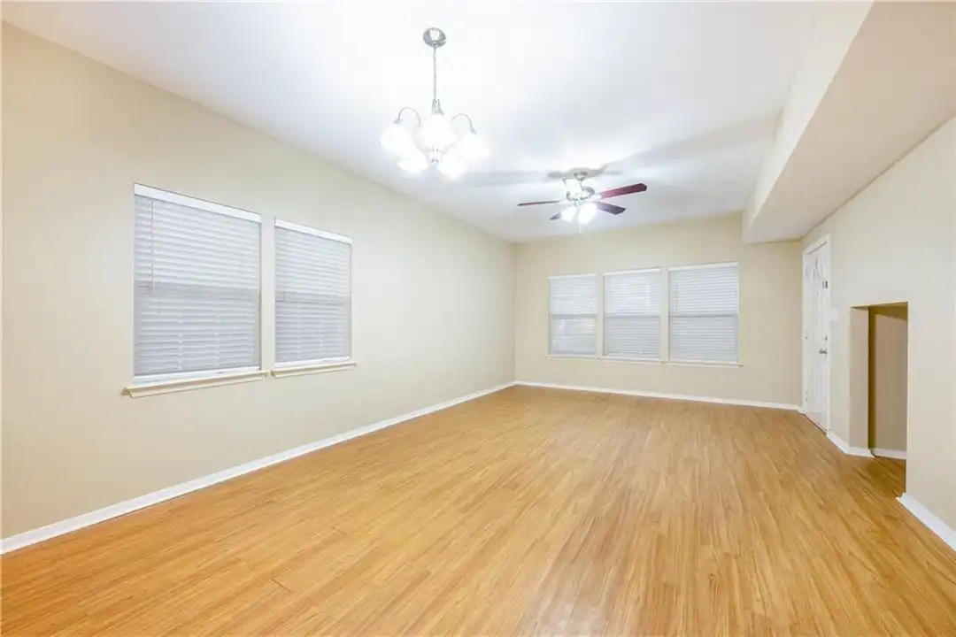 2809 E 22nd St unit B - View 5