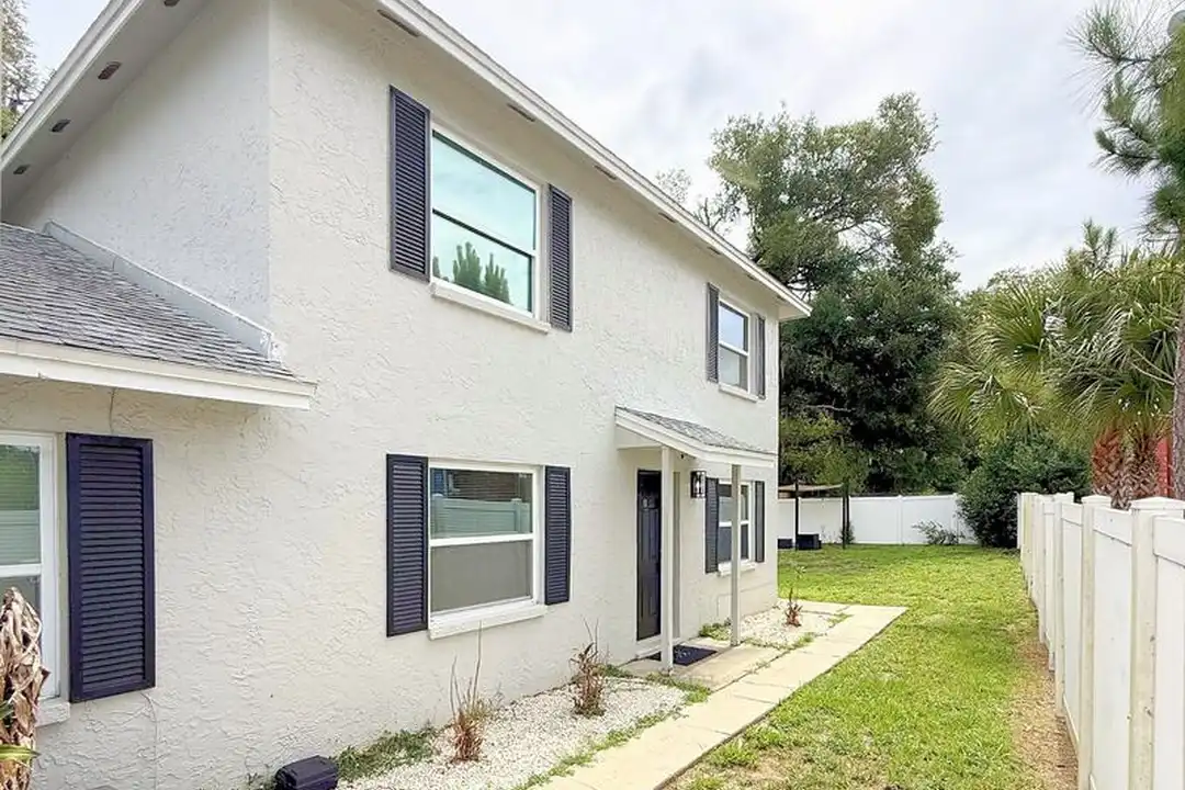 11705 North Dr unit B - View 2