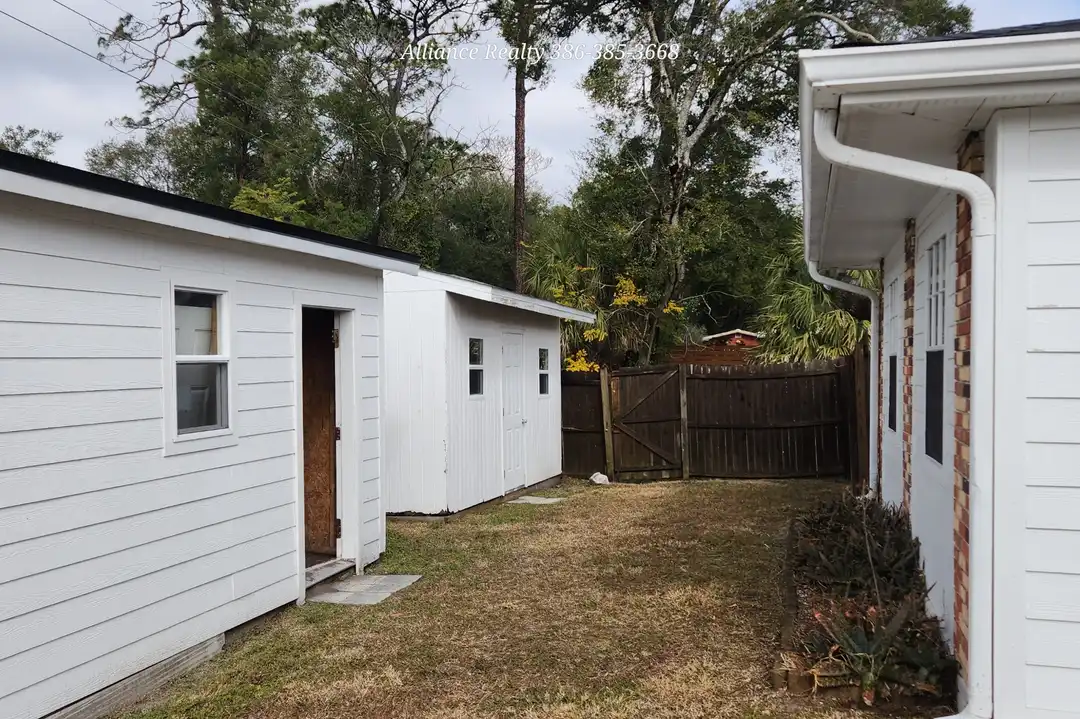 House in Palatka - More