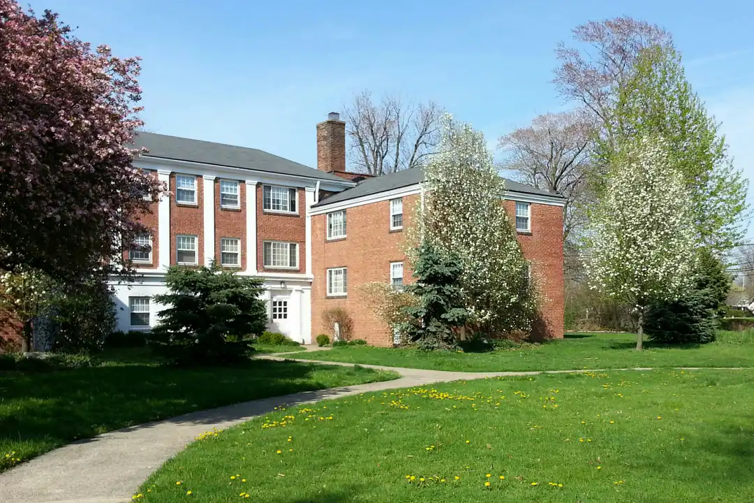 25301 Lakeshore Blvd unit # C1 – photo 1 of 8