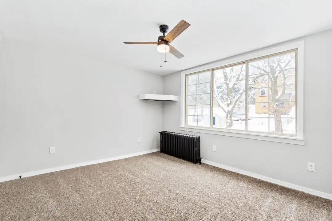 122 Kirk Ave - More