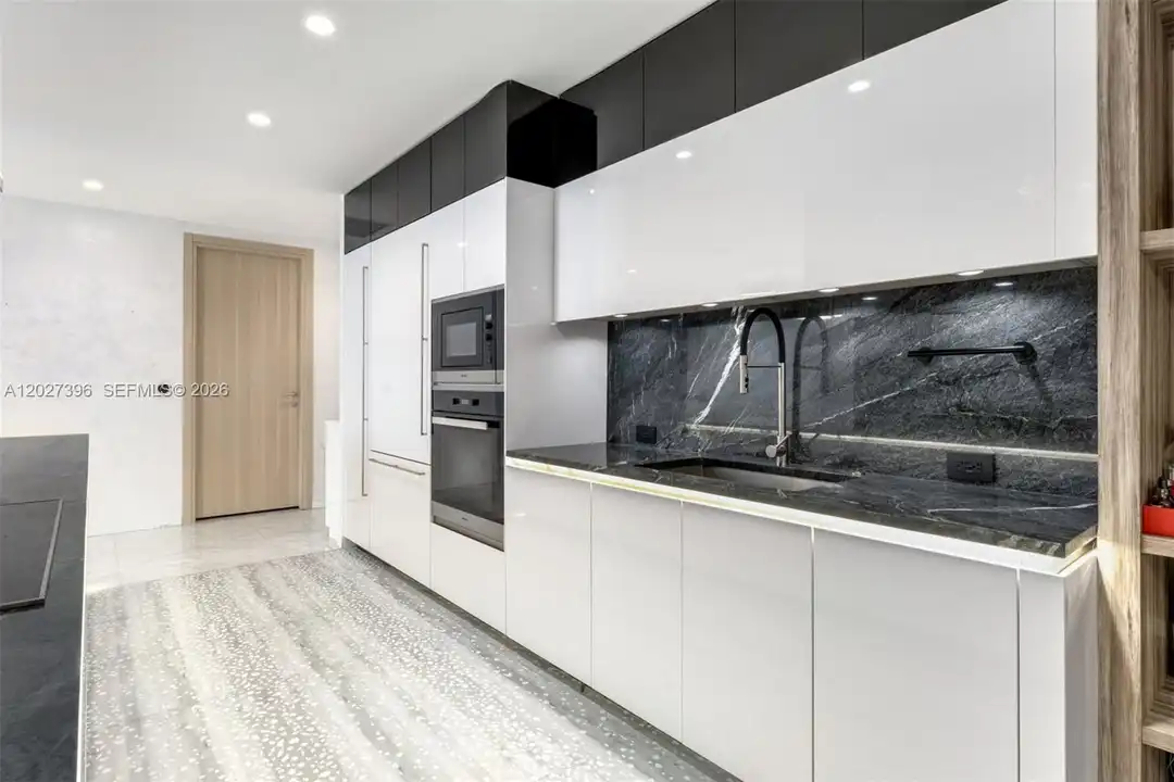 1000 Brickell Plaza unit PH5203 - More