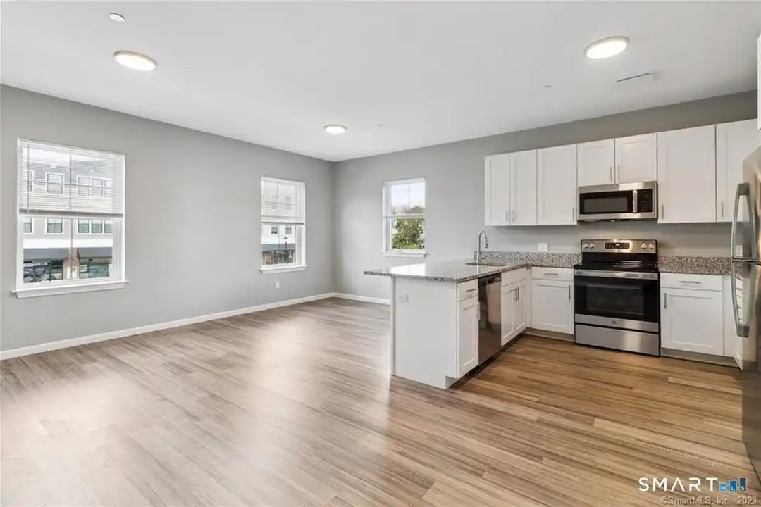 833 Deming Rd, Berlin – photo 1 of 31