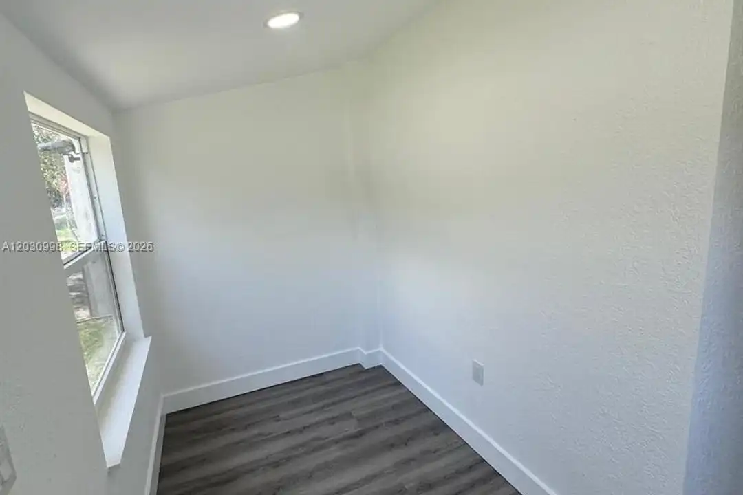 5801 NW 11th Ave #A - View 6