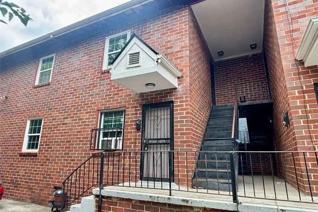 1048 Washington St SW unit 6 – photo 1