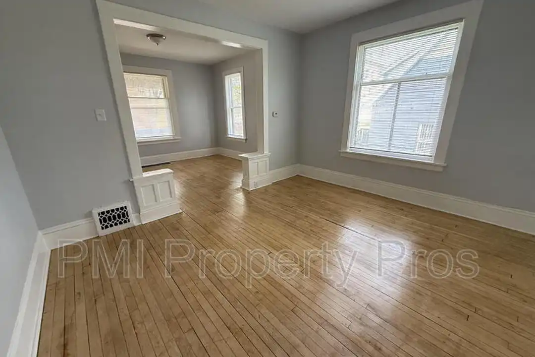 3109 W Walnut St – pohled 4