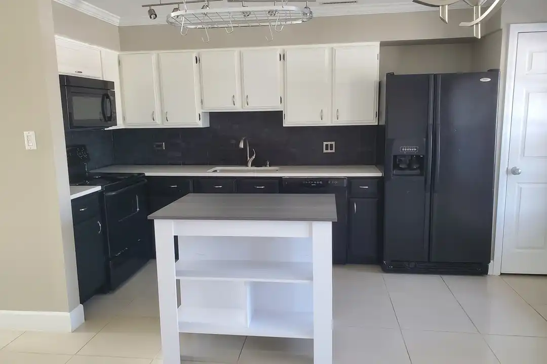 7110 S Gaylord St unit K10 - View 2