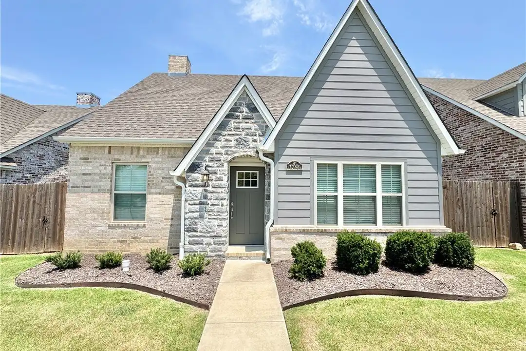 3786 W Somerville Ln – photo 1