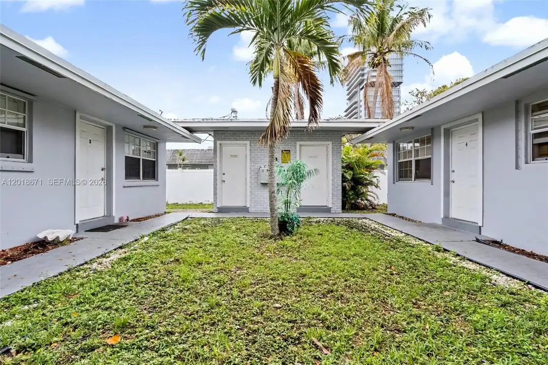 923 SE 2nd Ave #4 - View 2