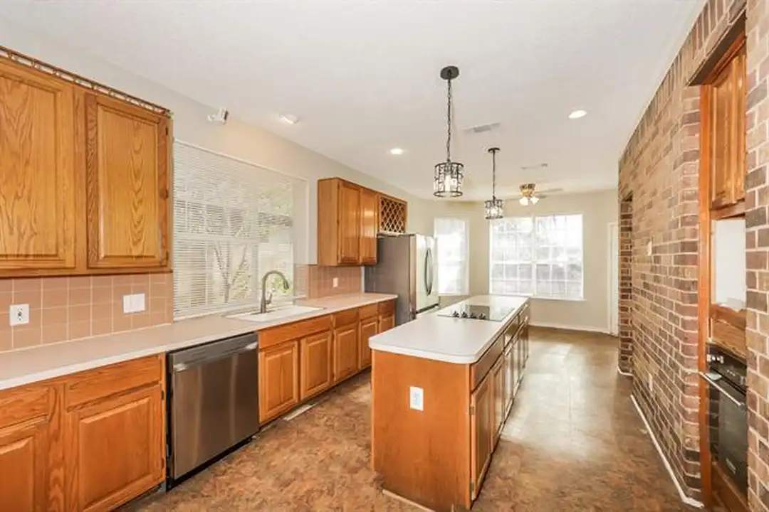 8336 Mountainview Dr - More