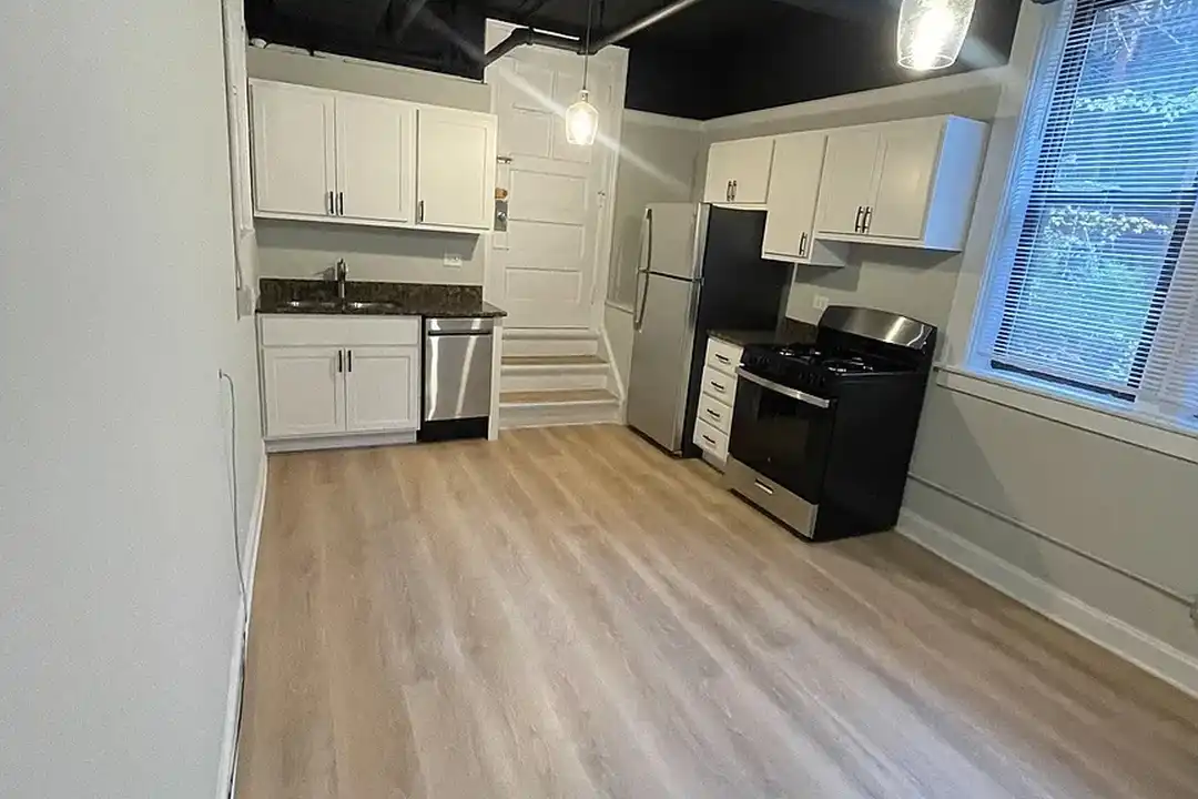 620 W. Addison St. - View 6