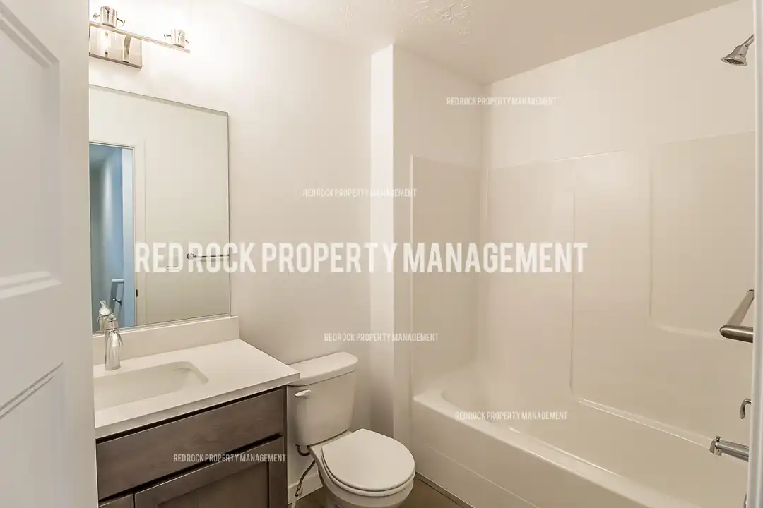 1116 N Davis Ln - View 3