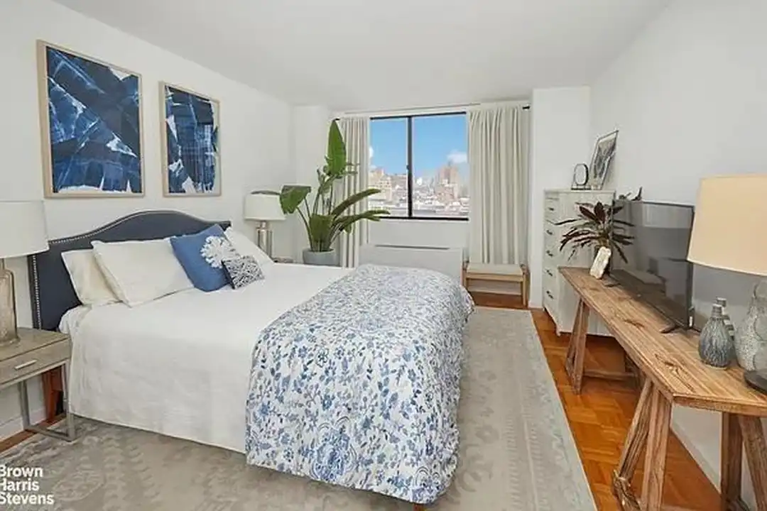 225 W 83rd St unit 10A – pohled 3
