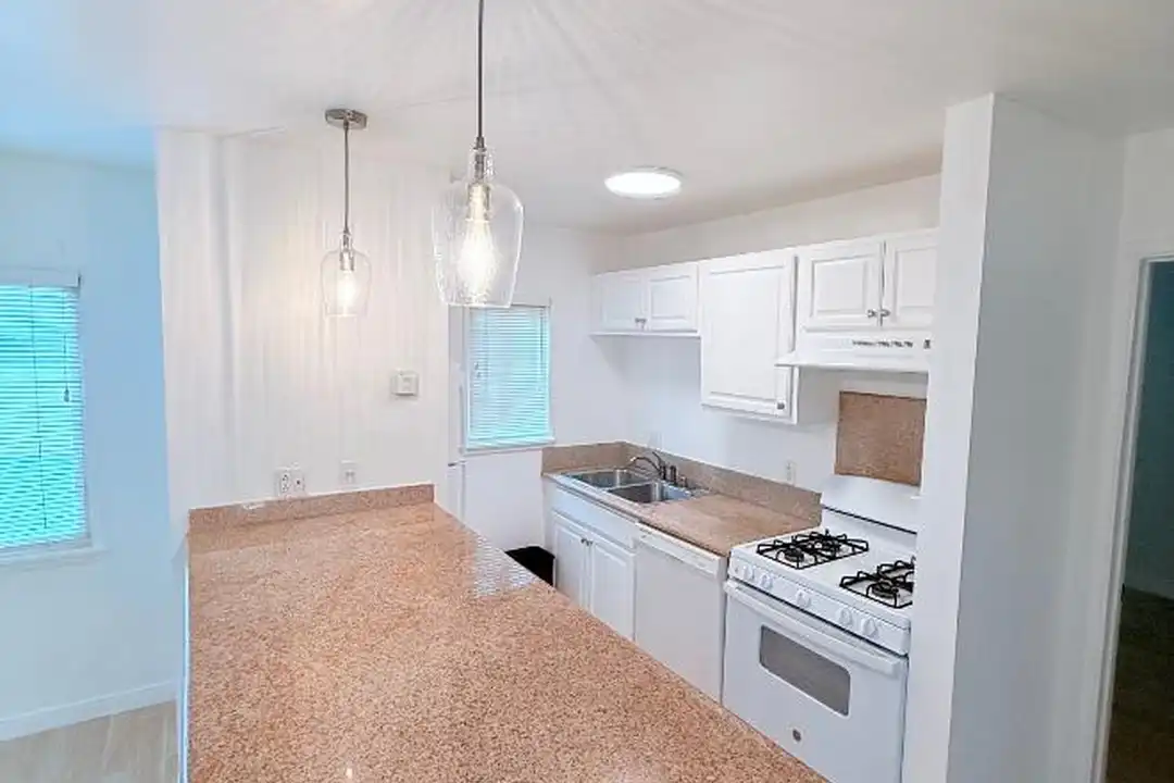 Apartment in Santa Barbara - View 5