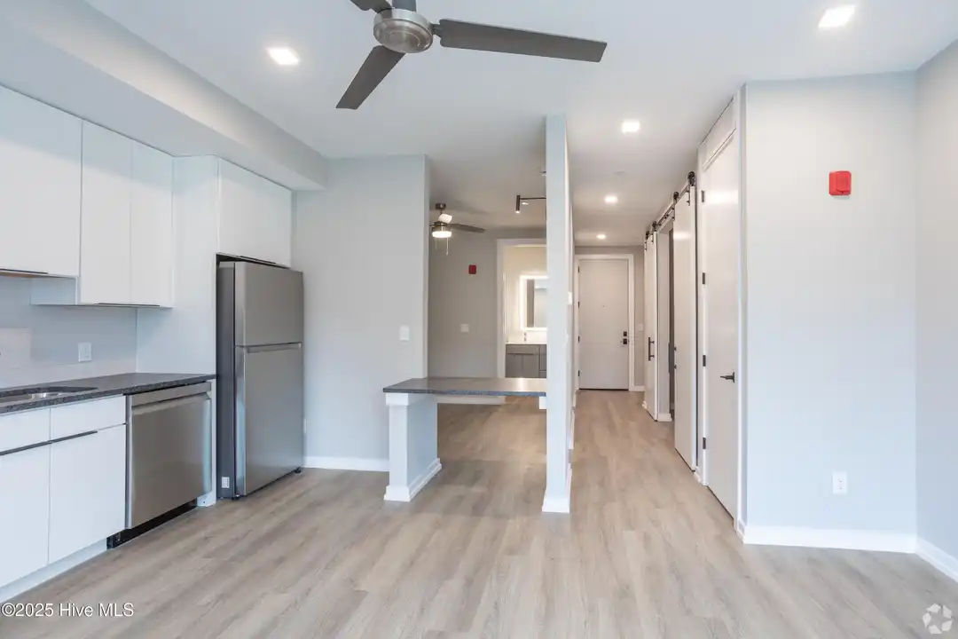 607 S 11th St #101 - View 4