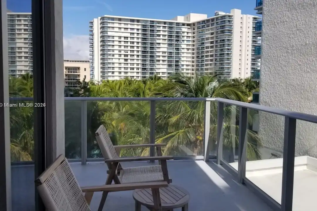 4010 S Ocean Dr unit R301 - View 5