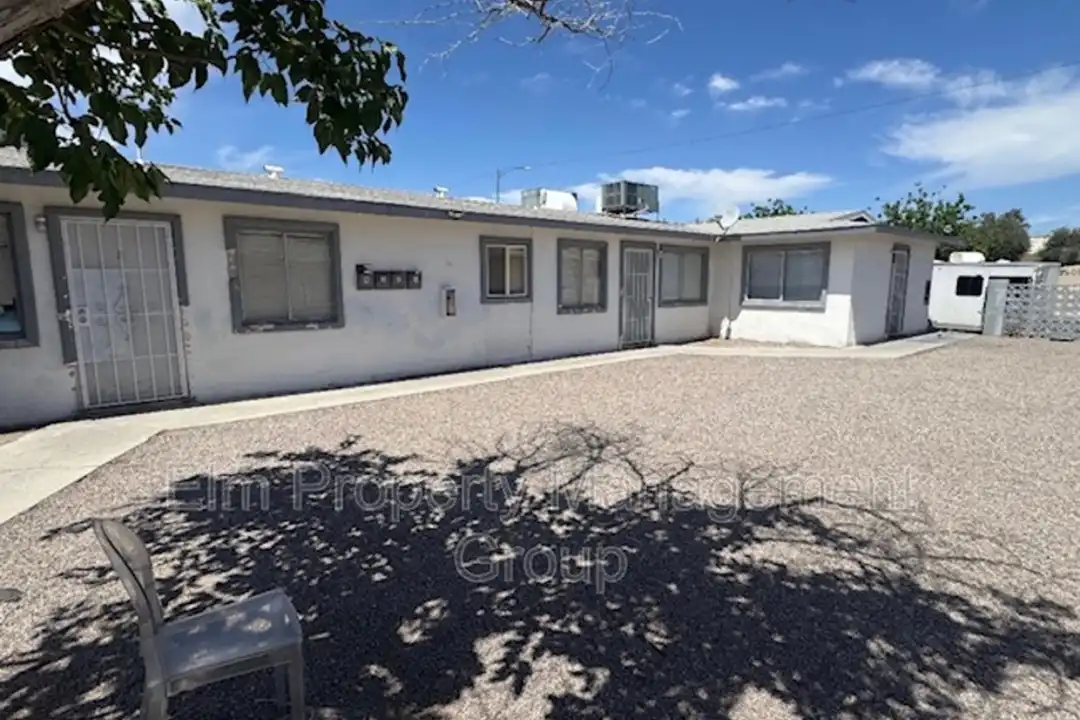 2516 E Mesquite Ave unit 4 – photo 1