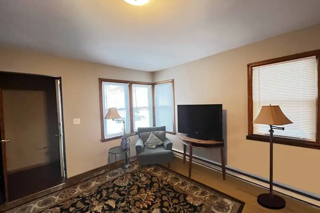 1010 16th Ave SE – pohled 2