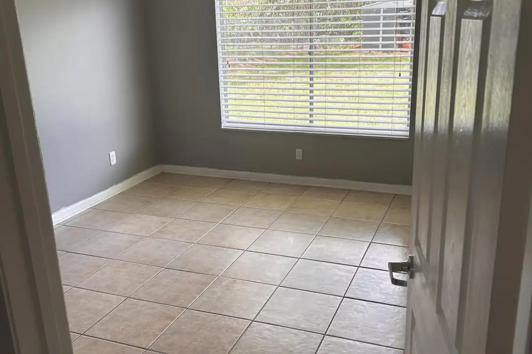 2029 SE Hideaway Cir - More