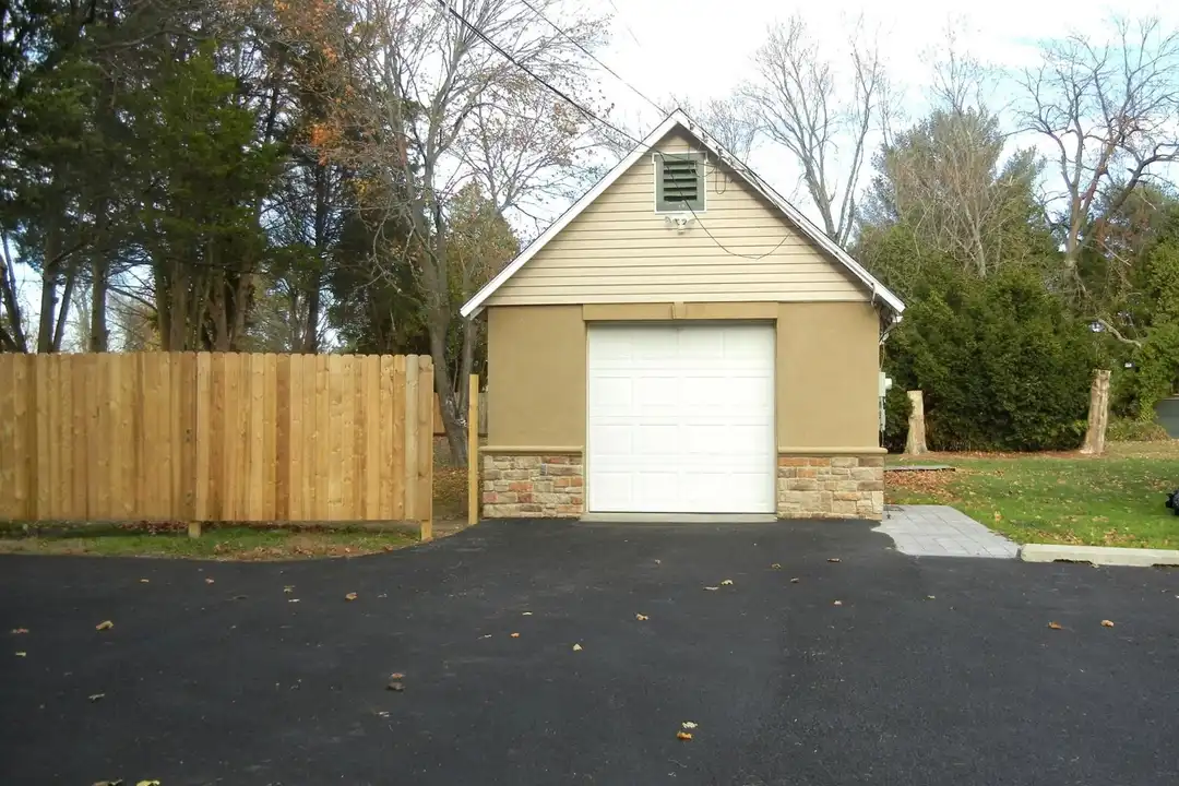 1616 N Main St - View 2