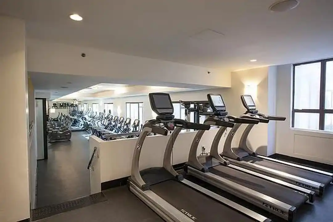 67 Wall St unit 20A – další