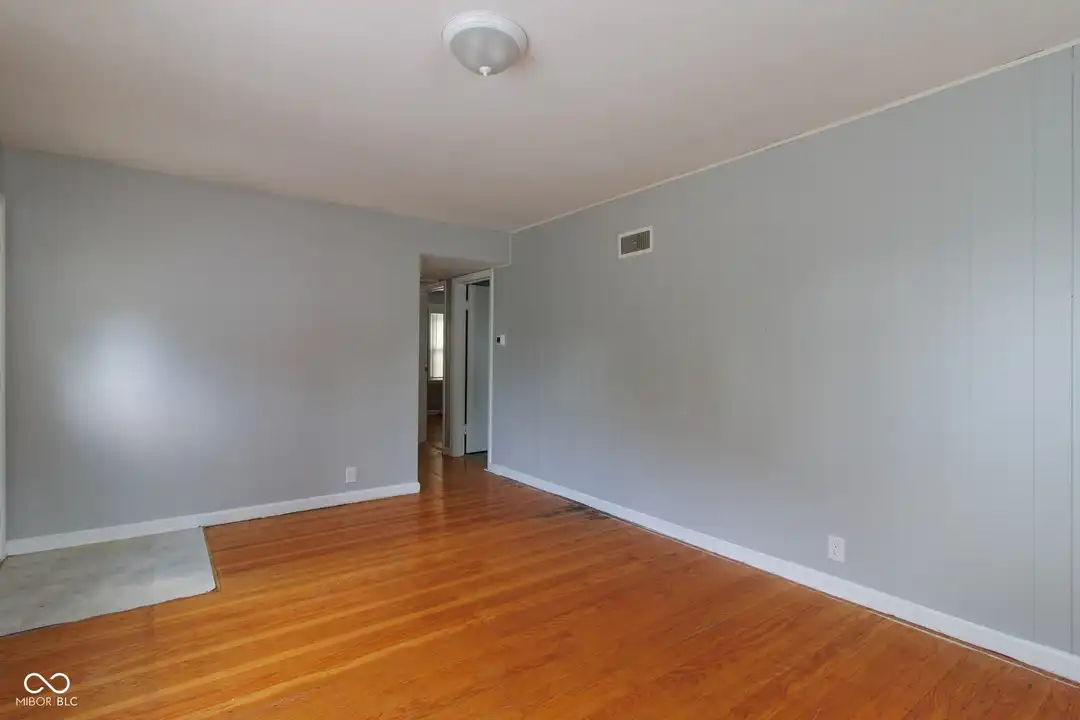 House in Lawrence, Marion County - View 5