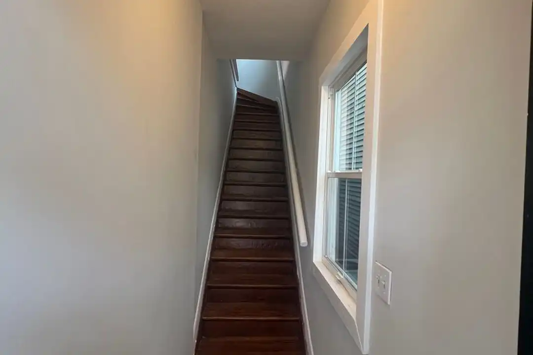 405 E Duffy St - View 3