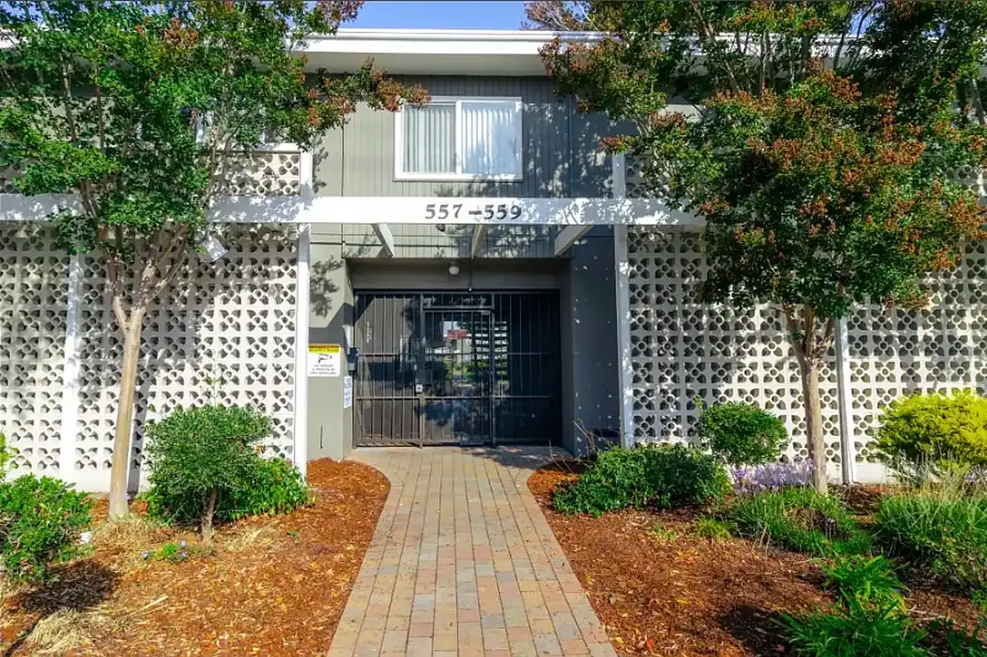 Garden Court Apartments – photo 1 of 25