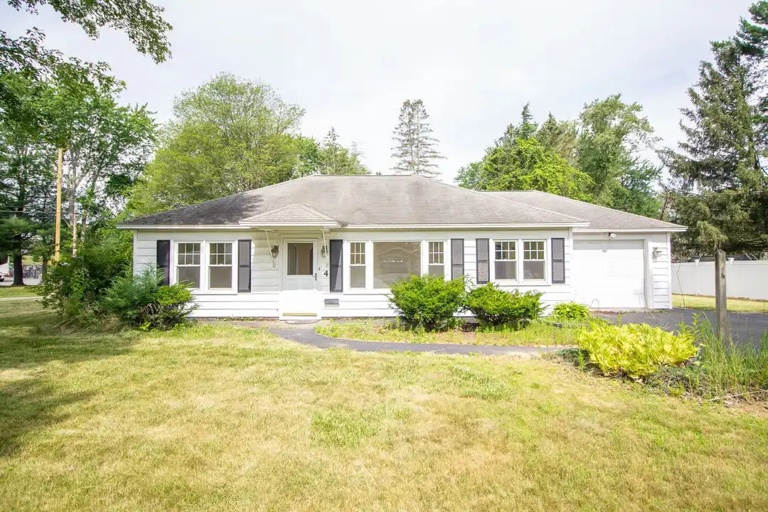 4 Weiser St – photo 1 of 17