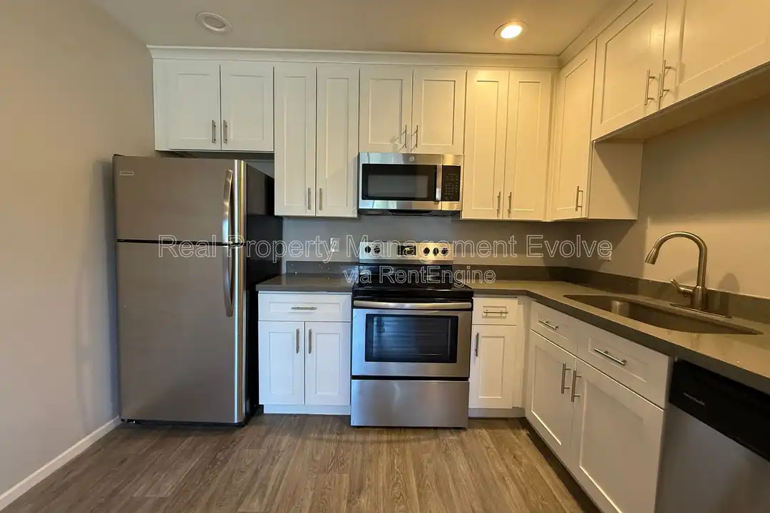 908 W 2nd St unit 6 - View 5