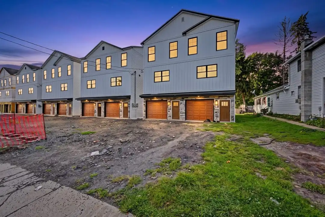 212 Hull Ave unit 201 – photo 1 of 28