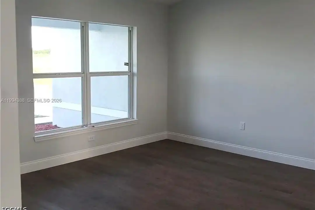 634 Royce Rd - View 5