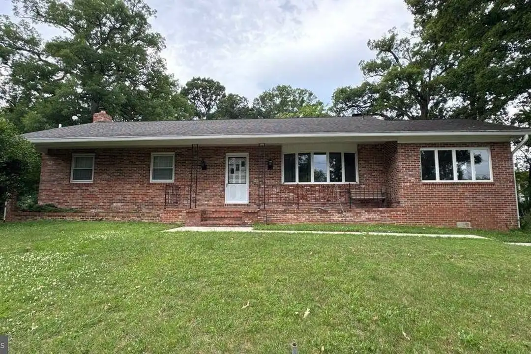 5157 Bonnie Acres Dr – photo 1 of 28